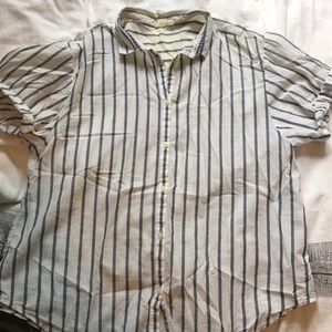 Short sleeve button up